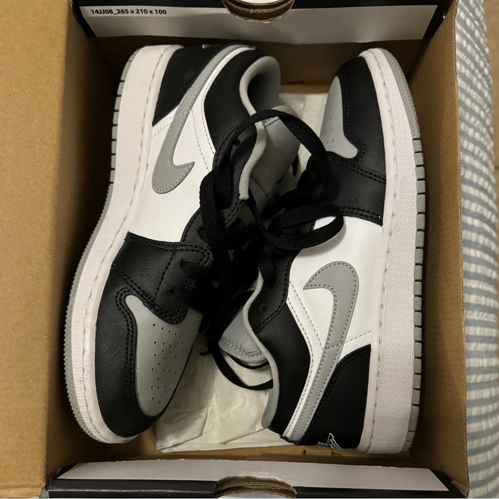 Jordan 1 low crew black light smoke grey